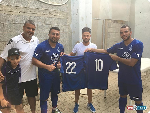 סרור קיבל מתנה בדמות שער ליום הולדת (יורם מורג)