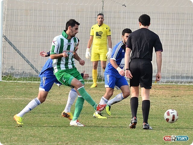 קפטן הקבוצה ענאן נסרלאדין (ארנון לוי)