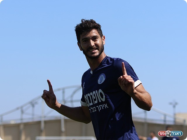 חלוץ ענק (עודד חסין)