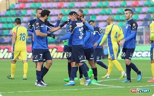 שחקני עפולה חוגגים (עודד חסין)