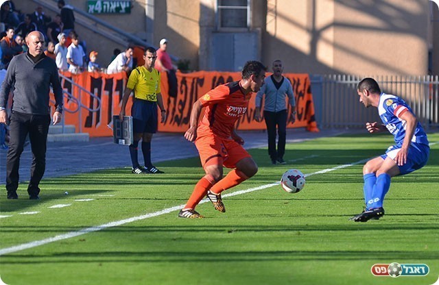 עקיבא מול גלבאן, בוסקילה ואבוקסיס משקיפים (ארנון לוי)