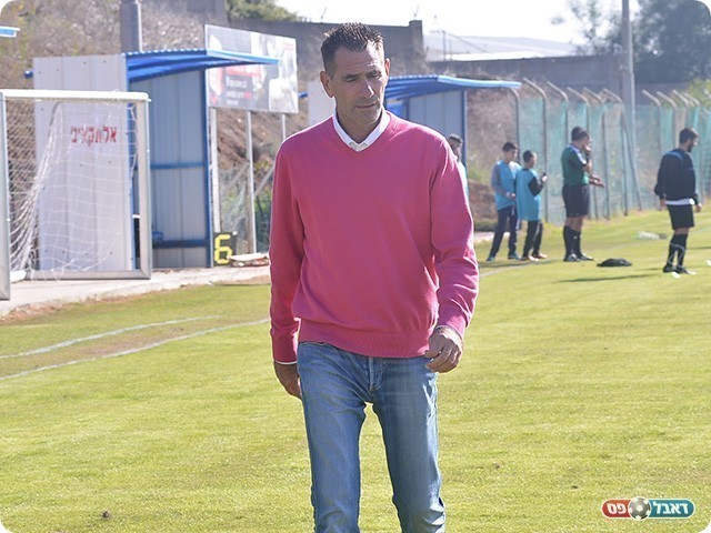 מאמן הסיבוב, פליקס נעים