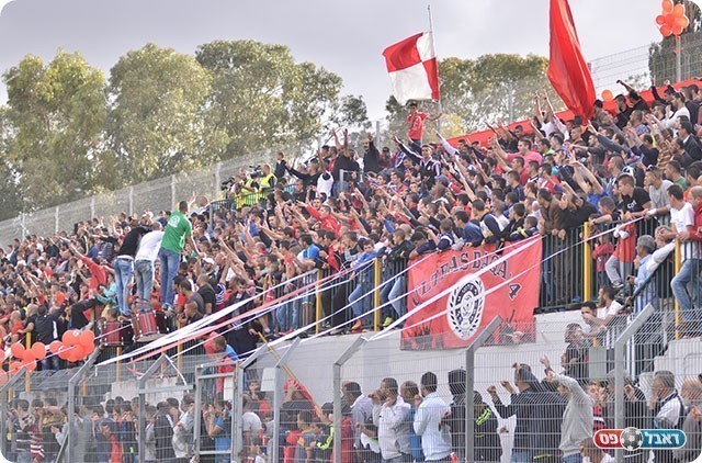 הקהל של באקה (ארנון לוי)