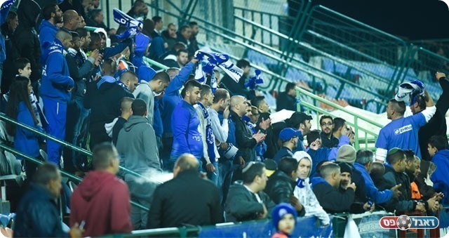 הקהל של שעריים (רונלדי ברנשטיין)