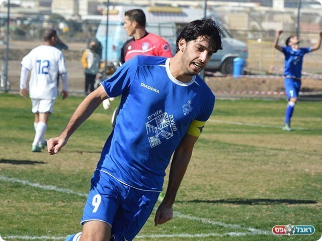 כובש השער השלישי של הבקעה. קובי בדש (פרנסיסקו דיסטסיו)