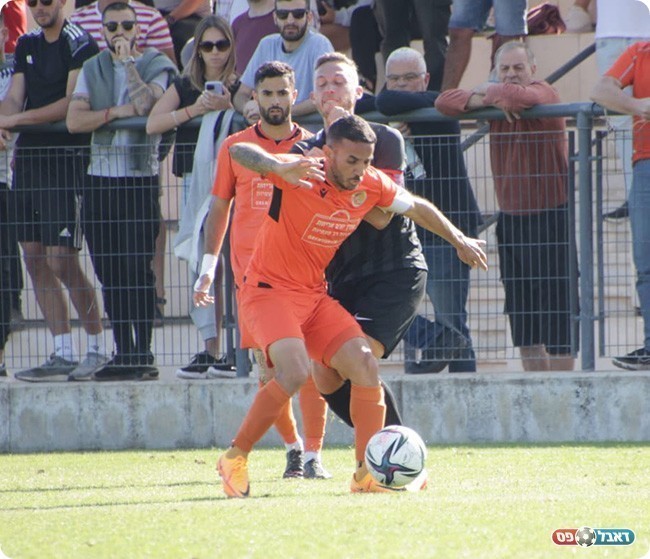 קסלסי שומר על הכדור (בן מלניק)