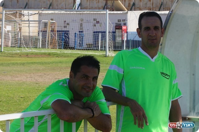 גבירותיי ורבותיי, מוטי קקון (שלומי גבאי)*