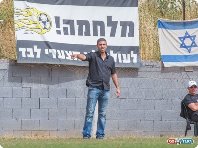 מאמן יפו. אורי קרגולה (רפי נחמיאס)