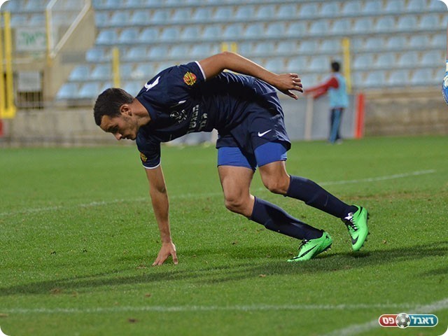 הזדמנות אדירה שלו, חן ראובן (קובי פורטל)