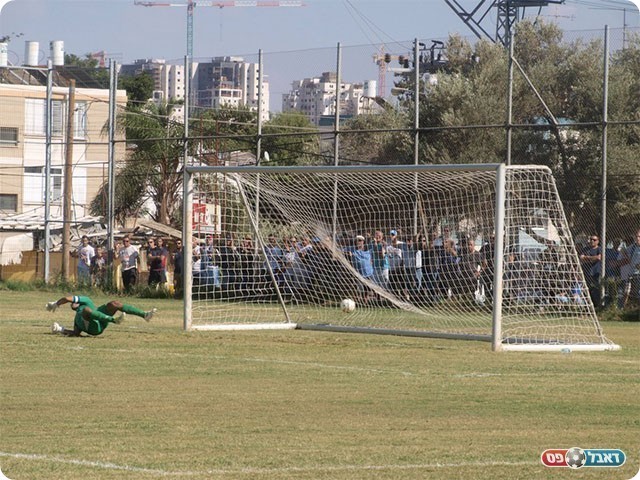 הרביעי, אנגלשטיין שוב נכנע (אלון יהודיוף)