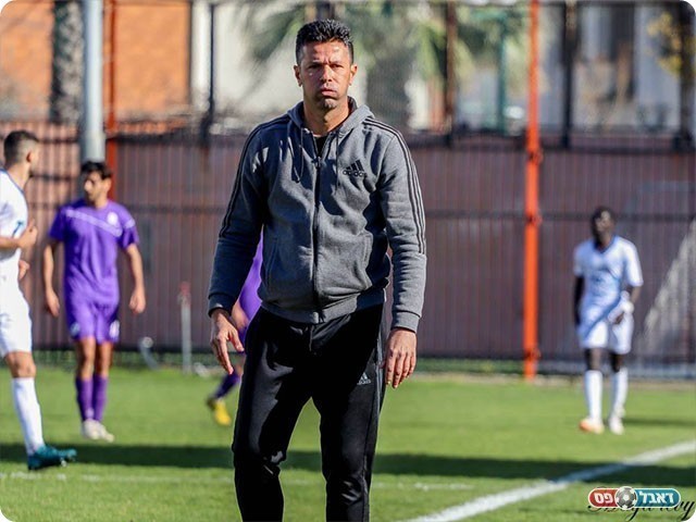 רוני אוואט (מאיה לוי)