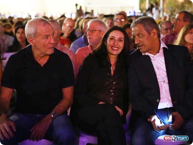 ארנשטיין יחד עם השרה מירי רגב וראש עיריית אילת