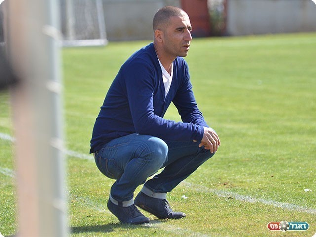 מאמן מגדל העמק רפי בוסקילה (ארנון לוי)