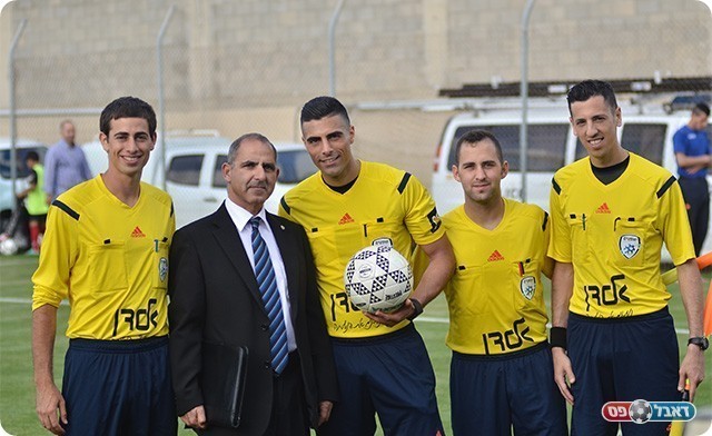 צוות השיפוט יחד עם ניסן מורד (ארנון לוי)