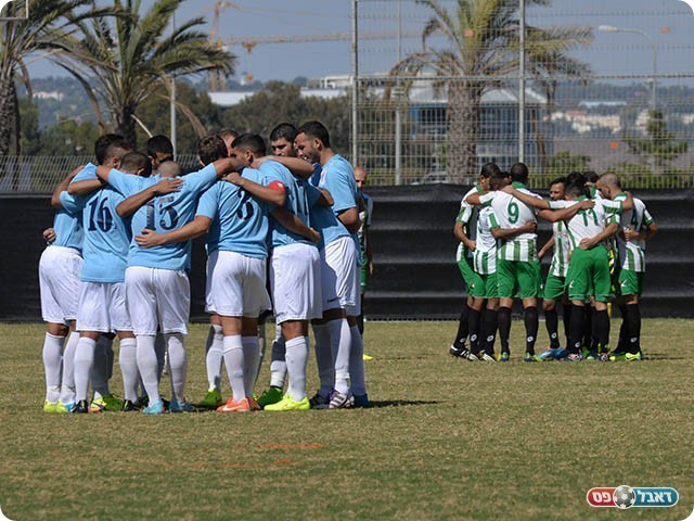 שחקני שתי הקבוצות (קובי פורטל)