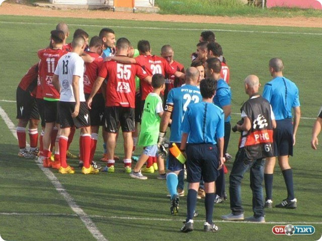 שחקני אשדוד מיד לאחר הניצחון (דף הפייסבוק הרשמי)