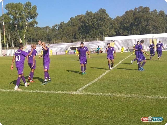 שחקני הכח חוגגים עם אוחיון (PayPerLens)