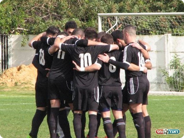 שחקני נשר (שמעון תורג׳מן)