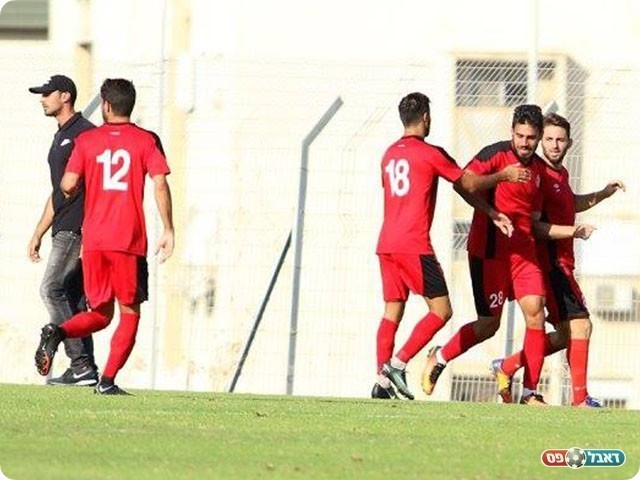 שחקני הפועל ירושלים חוגגים שיוויון (עודד חסין)