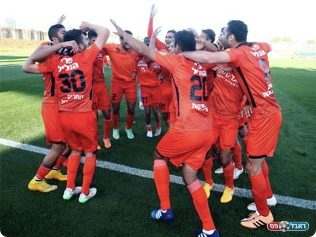 שחקני בני יהודה חוגגים (אלן שיבר, ערוץ הספורט)