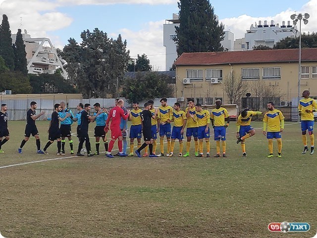 שחקני שתי הקבוצות (אביחי דלאל)