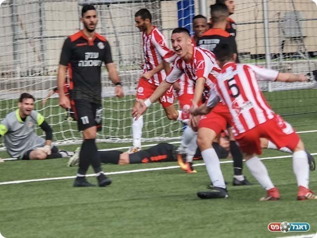 שער השיוויון של אדומים (מדיה אדומים)