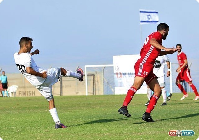 אדרי בועט מהאוויר (עודד חסין)