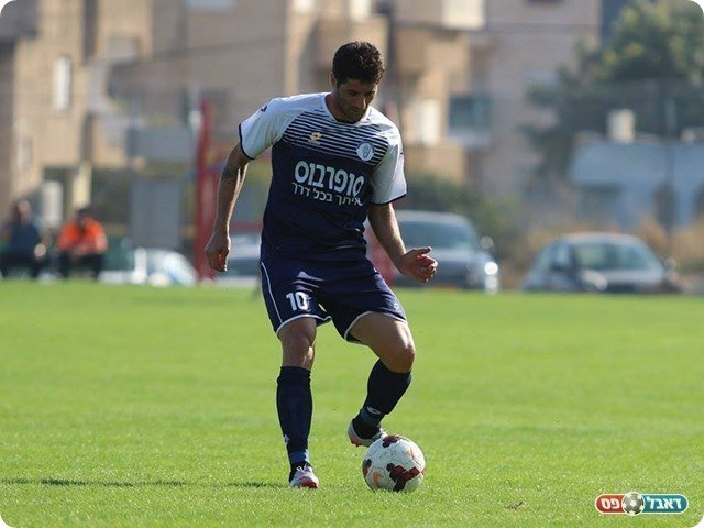 במקום ובזמן הנכון. עקיבא (עודד חסין)