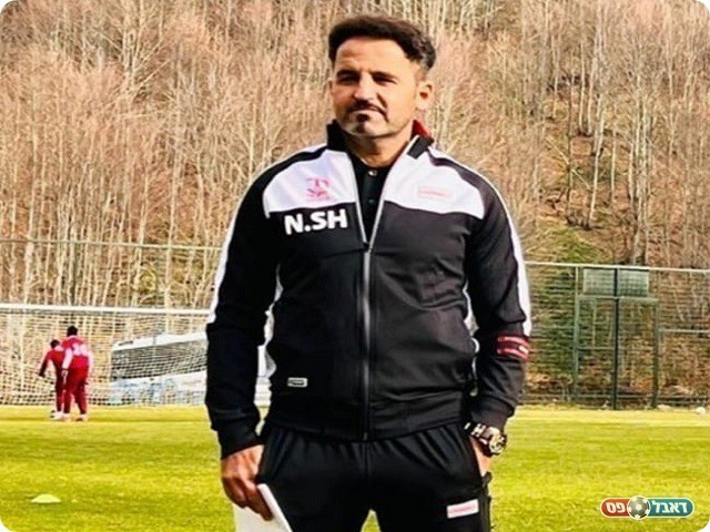 בצניעות אופיינית מוביל את קבוצתו להצלחה. נידאל שלעאטה