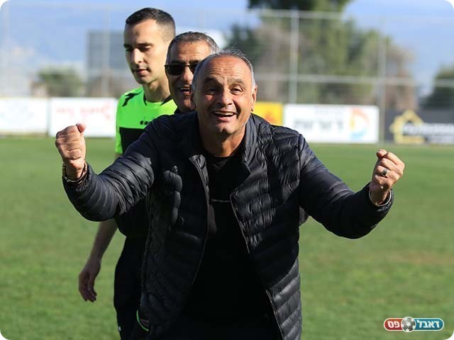 יכול להיות מחויך. הדרי (דאפר מחאמיד)