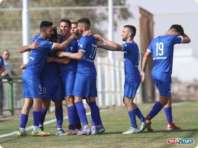 שחקני שמשון חוגגים באילת (מחמוד סרסור)