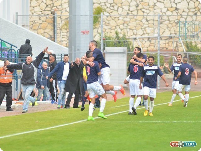 סןף סןף זה הגיע, בוארון עם שער בכורה (ארנון לוי)