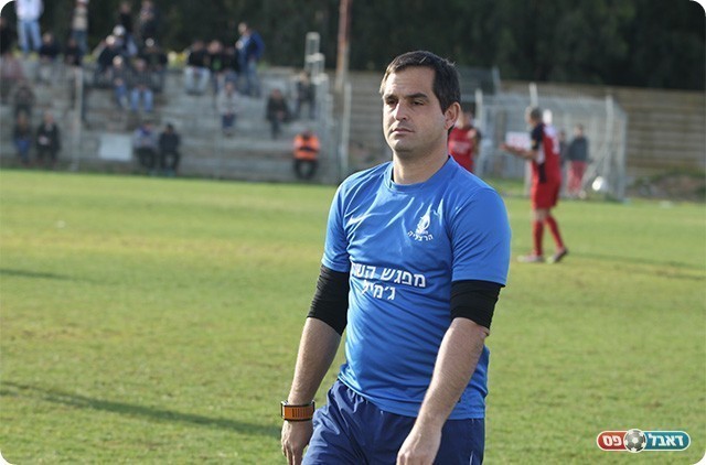 מאמן הרצליה, תומר אסולין (שלומי גבאי)