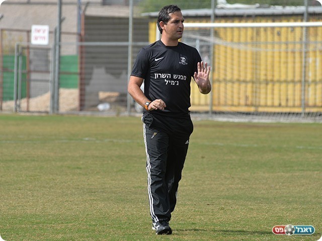 מאמן הרצליה, תומר אסולין (קובי פורטל)