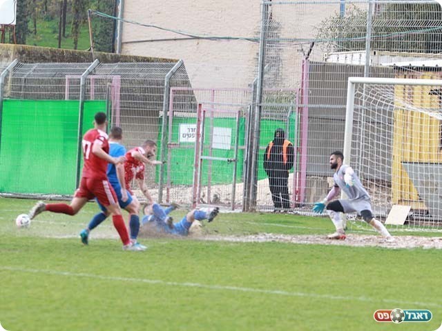 תנאי מגרש לא פשוטים (דאפר מחאמיד)