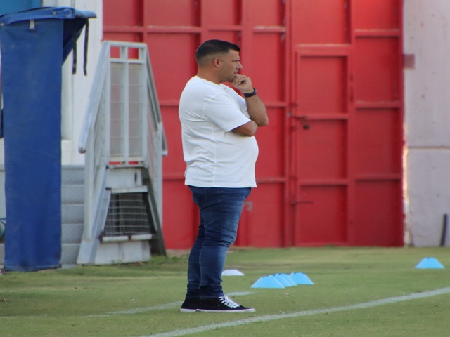 הפנים קד'ימה. אלעד בראון (בן מלניק)