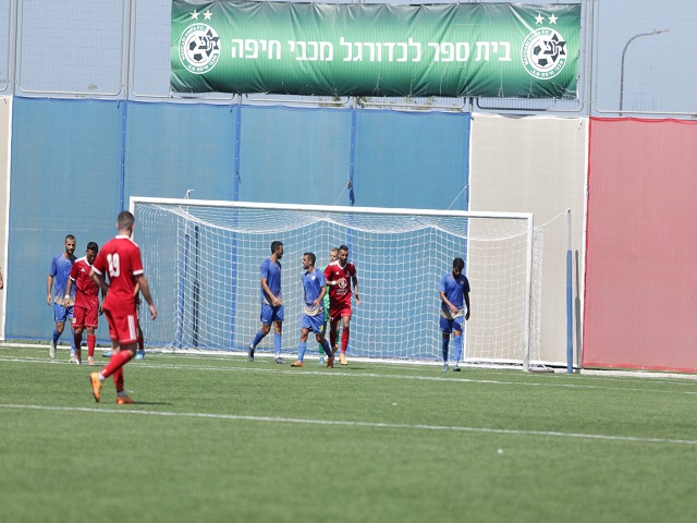 יעשירו את מאזן הנקודות שלהן. שחקני אתא/ביאליק והפועל כפר כנא (דאפר מאחמיד)