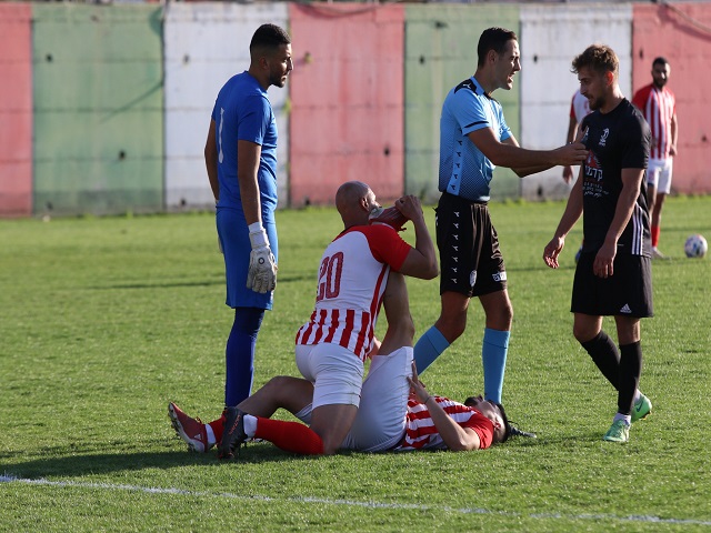 יצטרכו להסתדר בלי השוער הראשון. שחקני כאוכב והשוער יאסין (דאפר מאחמיד)