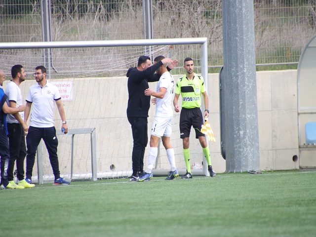 ייתן קרדיט לשחקן הכי מהיר שלו? רומן זולו מחבק את עמית מור (בן מלניק)