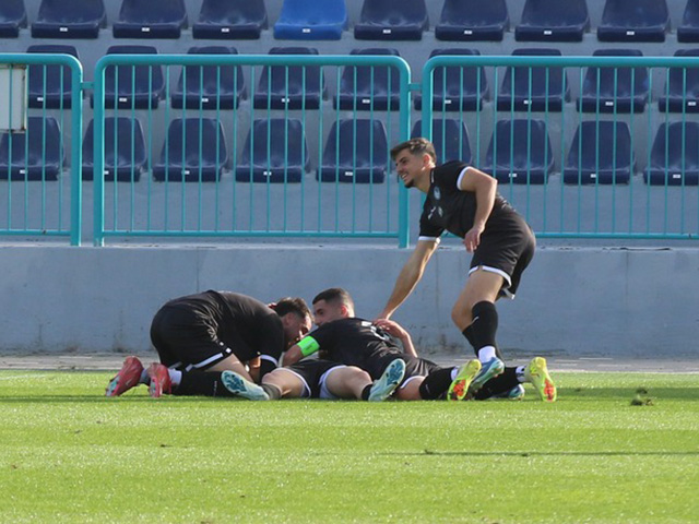 שחקני נשר אחרי השער השני (דאפר מחאמיד)