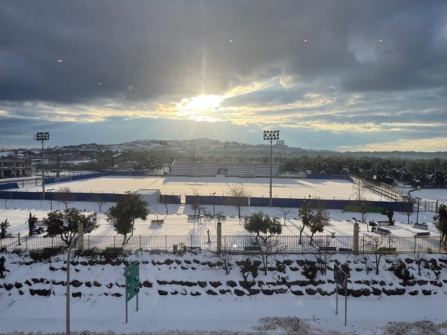 זה לא באירופה, זה בגולן. האצטדיון המושלג בכפר בוקעאתא בסופ"ש שעבר (ענאן עמאשה)