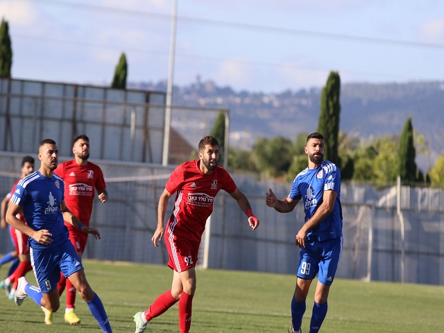 משחק אמוציונלי. שחקני הקבוצות במשחק אתמול (דאפר מאחמיד)