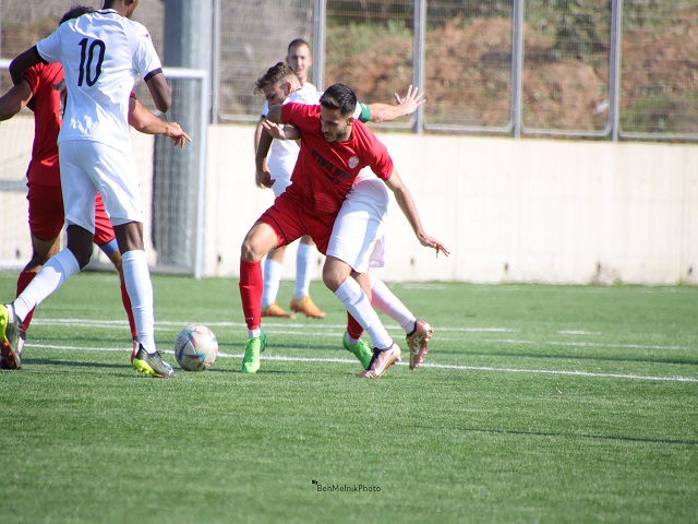 הפעם הם צפויים להיות משוחררים יותר. שחקני הבקעה והפועל הרצליה במפגש האחרון  (בן מלניק)