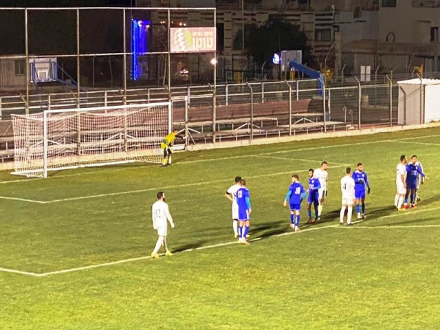 הקבוצה התכליתית זכתה בכל הקופה. שחקני הקבוצות במהלך המשחק (עמוד הפייסבוק של בני ממב"ע)