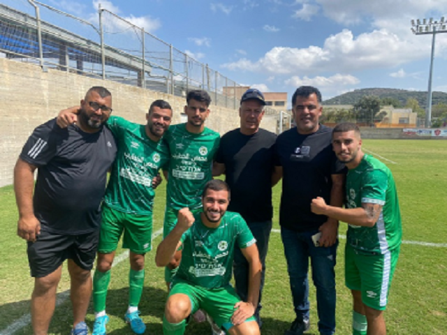 דינמיקה מצוינת. הישאם זועבי ושחקניו חוגגים