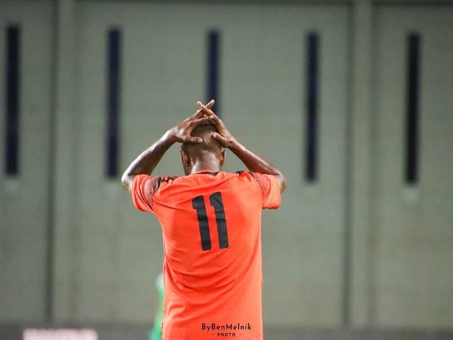 הרבה סיבות לתפוס את הראש. טל איילה במשחק מול נוף הגליל (בן מלניק)