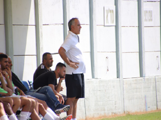 מוציא מים מהסלע. דורון ממן (בן מלניק)