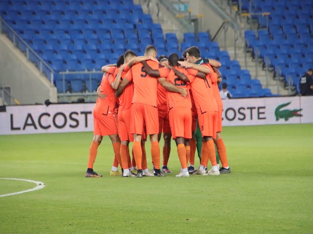 קיוו למשחק טוב יותר. שחקני כפר שלם (בן מלניק)