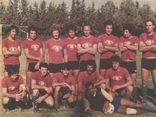 רביעי מימין בשורה העליונה. פרדי דגן וחבריו להפועל כפר בלום (תמונה מתחילת שנות ה-70)