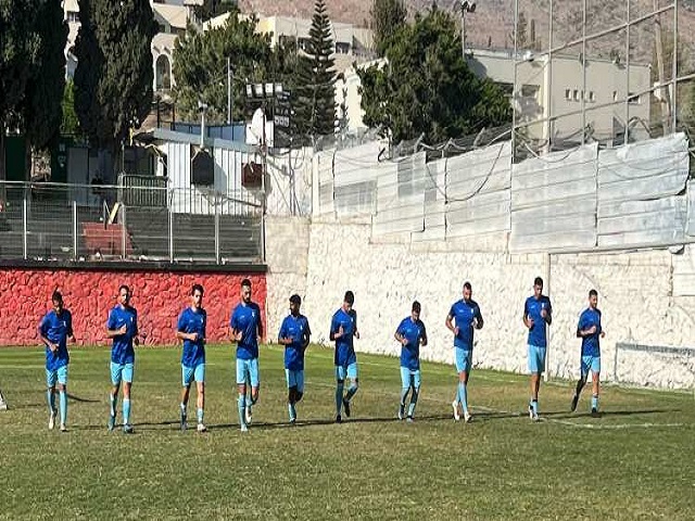 בכוחות מועטים. שחקני צפת (צילום: יגאל שיש)